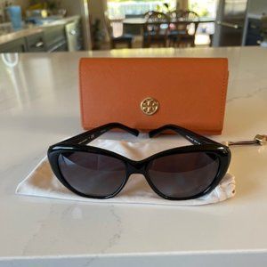 Authentic TORY BURCH Black Cat Eye Sunglasses TY7005